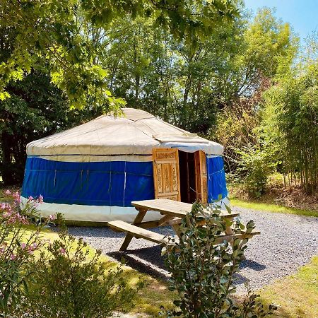 Les Yourtes Du Bearn - Domaine Des Deux Clos Bed and Breakfast Pontiacq-Viellepinte Εξωτερικό φωτογραφία