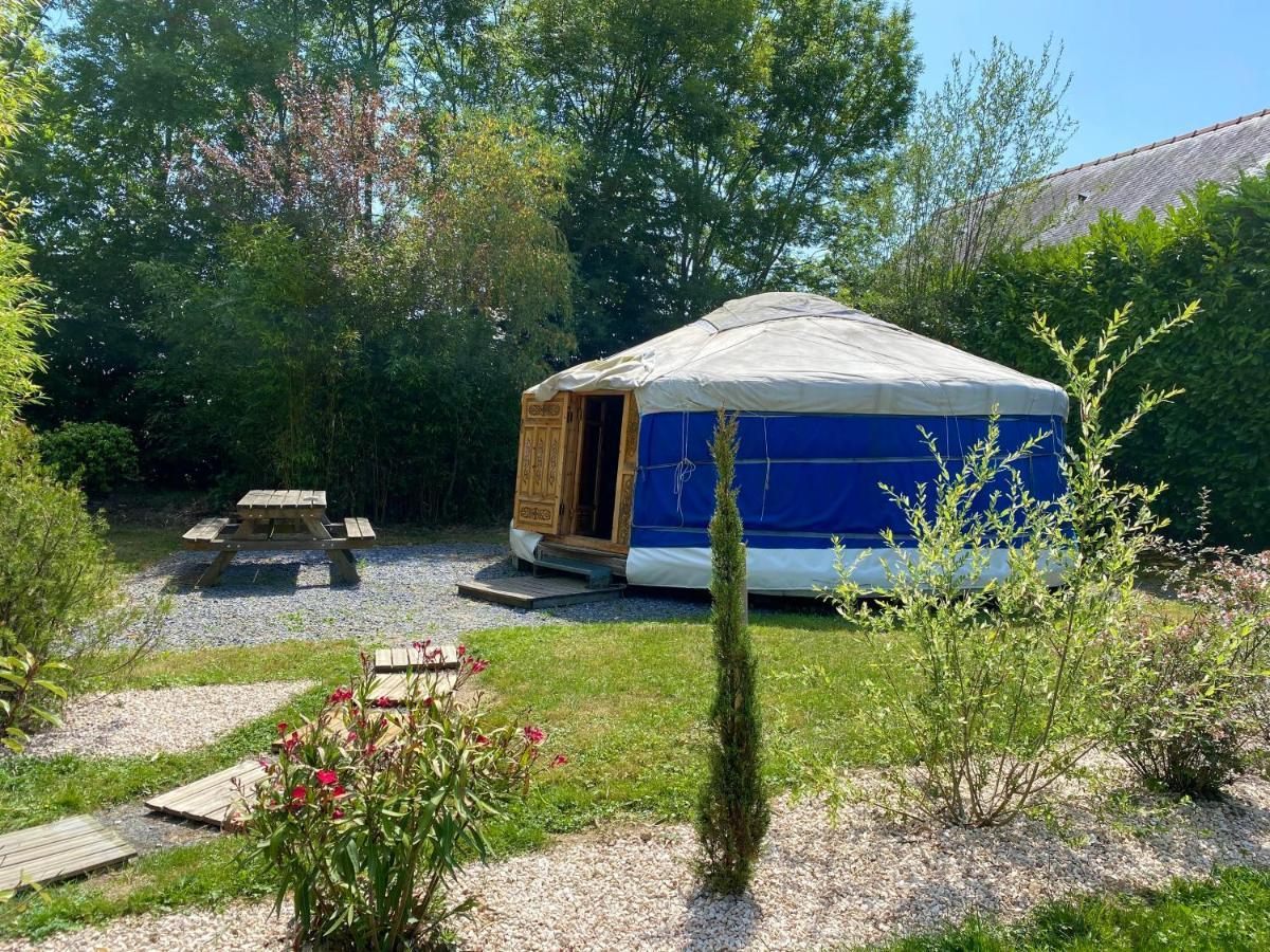 Les Yourtes Du Bearn - Domaine Des Deux Clos Bed and Breakfast Pontiacq-Viellepinte Εξωτερικό φωτογραφία