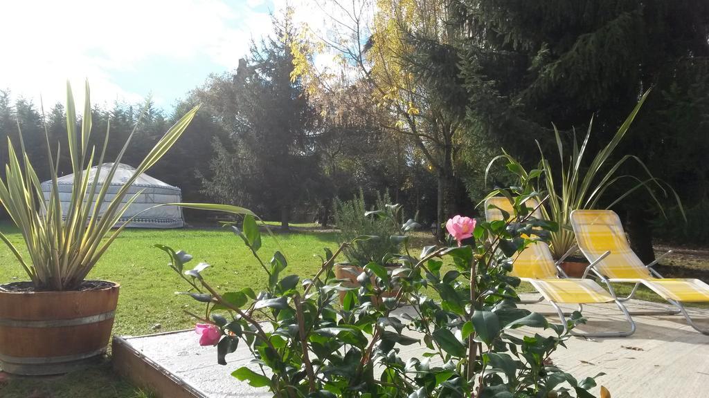 Les Yourtes Du Bearn - Domaine Des Deux Clos Bed and Breakfast Pontiacq-Viellepinte Εξωτερικό φωτογραφία